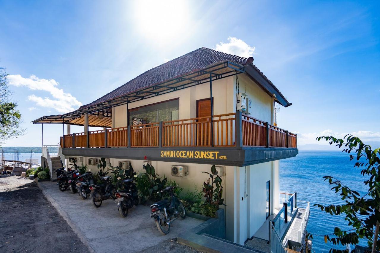 Samuh Ocean Sunset Hotel by WizZeLa Toyapakeh Bagian luar foto